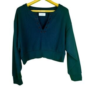 VICTORIA SECRET Cropped Long Sleeve Pullover V Neck with Grommets Black Sz L